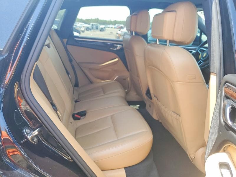 2017 PORSCHE MACAN 10