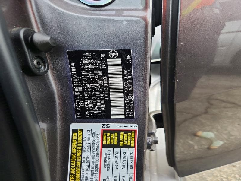 2018 TOYOTA CAMRY SE 12