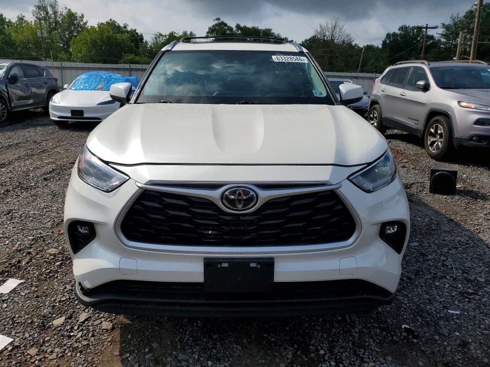 2021 TOYOTA HIGHLANDER XLE 5