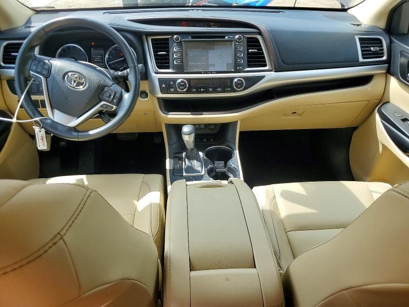 2018 TOYOTA HIGHLANDER XLE 8