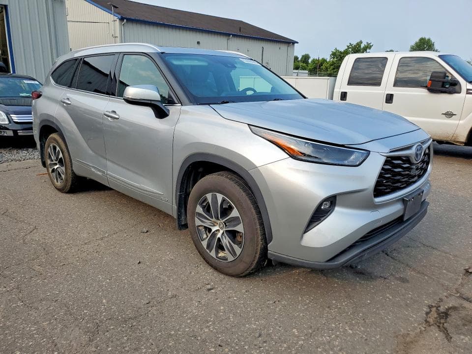2022 TOYOTA HIGHLANDER HYBRID XLE 4