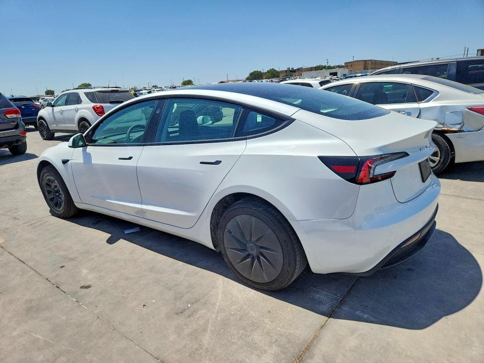 2026 TESLA MODEL 3 2