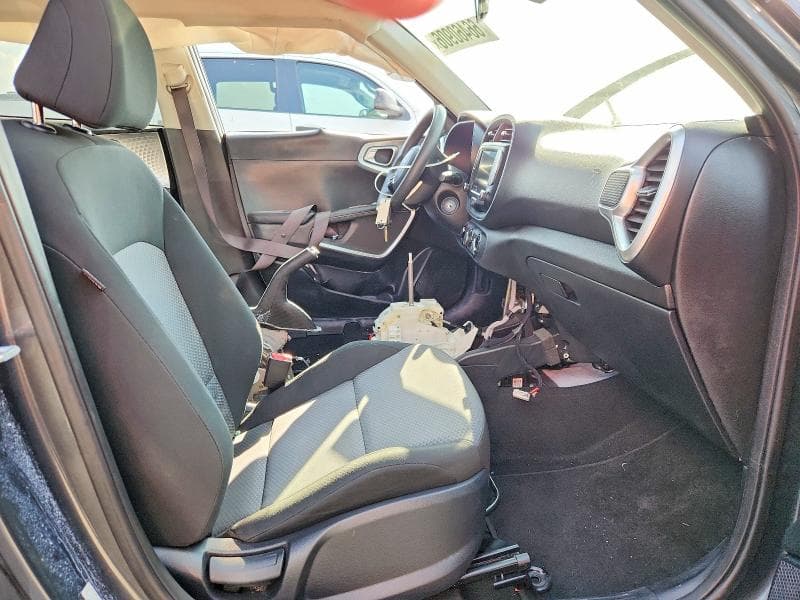 2023 KIA SOUL LX 7