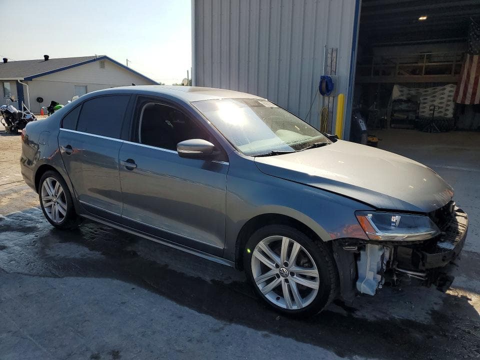 2017 VOLKSWAGEN JETTA SEL 4