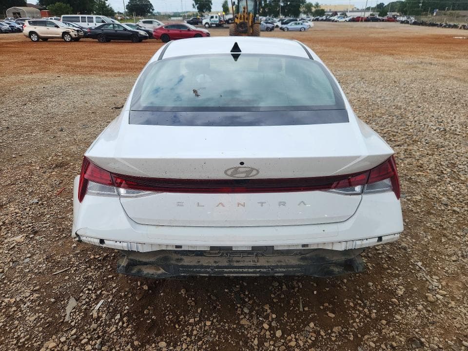 2025 HYUNDAI ELANTRA SEL 6