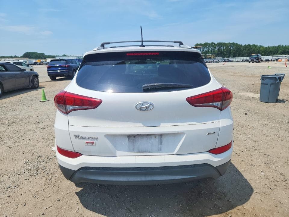 2017 HYUNDAI TUCSON SE 6