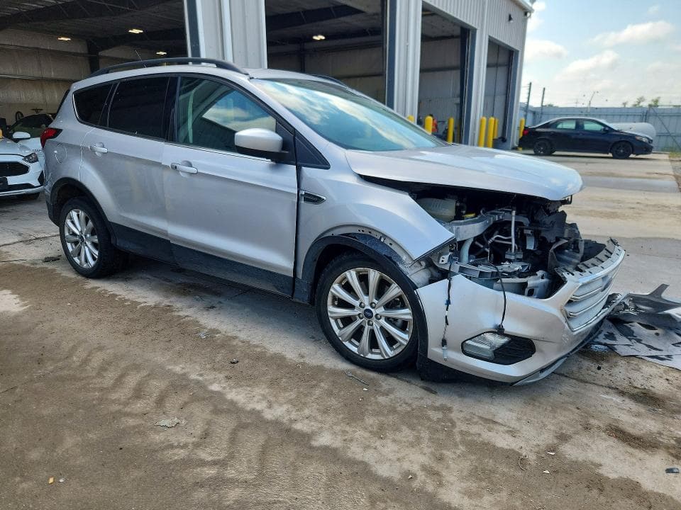 2019 FORD ESCAPE SEL 4