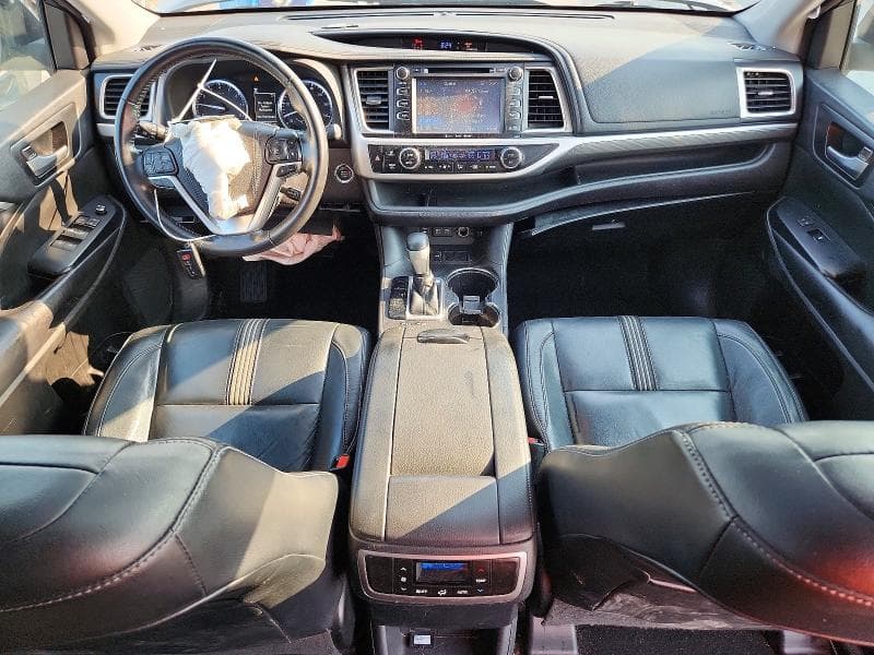 2018 TOYOTA HIGHLANDER SE 8