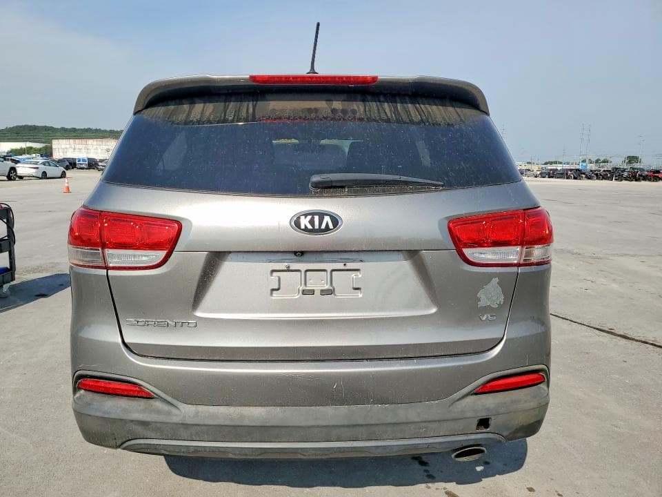 2017 KIA SORENTO LX V6 6