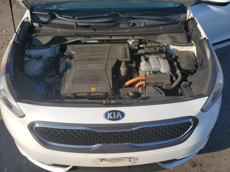 2017 KIA NIRO LX 12