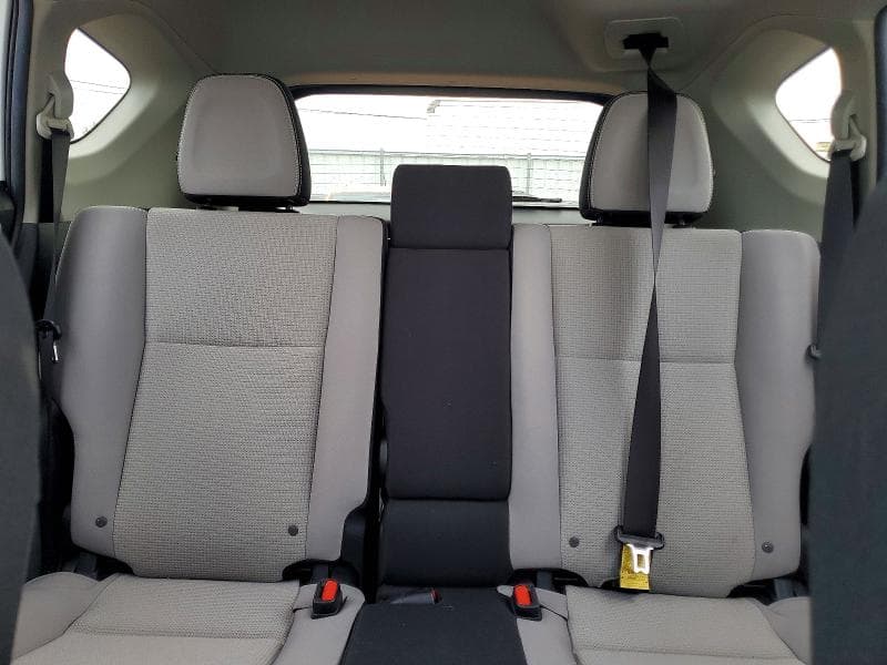 2017 TOYOTA RAV4 XLE 10