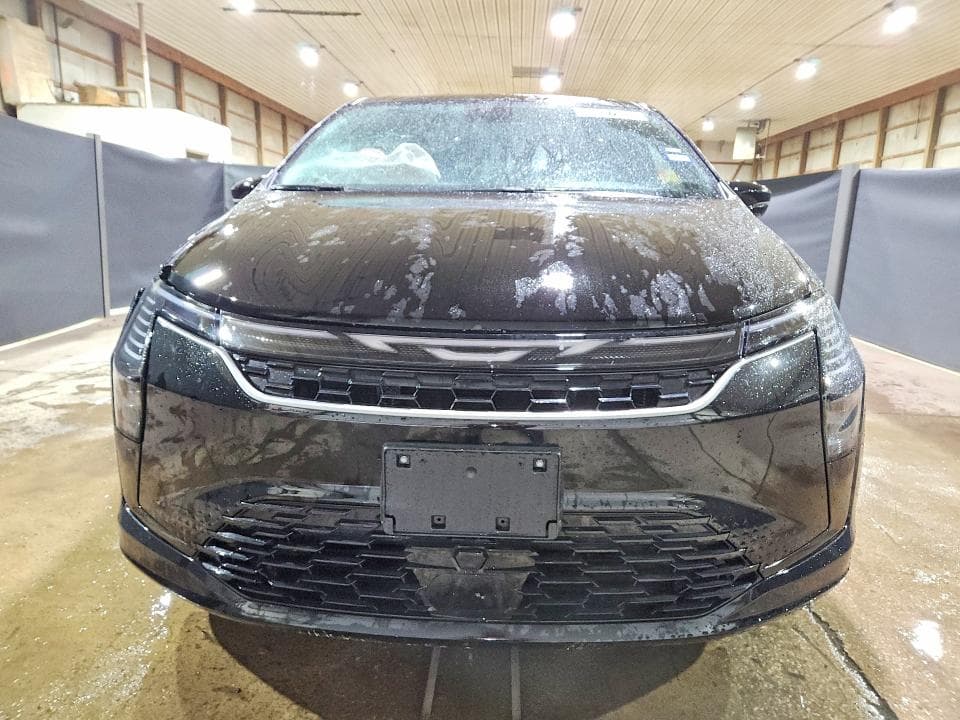 2027 CHRYSLER PACIFICA LIMITED 5