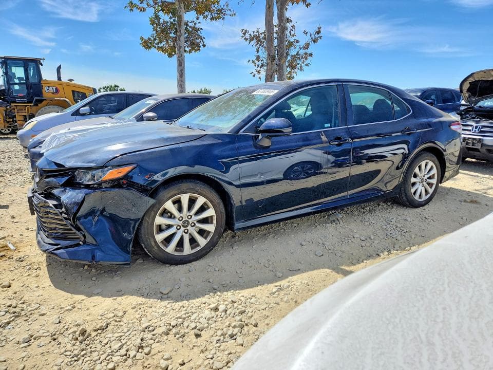 2018 TOYOTA CAMRY LE - 1