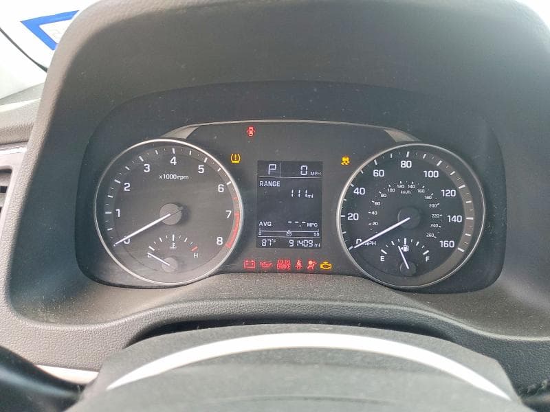 2017 HYUNDAI ELANTRA SE 9