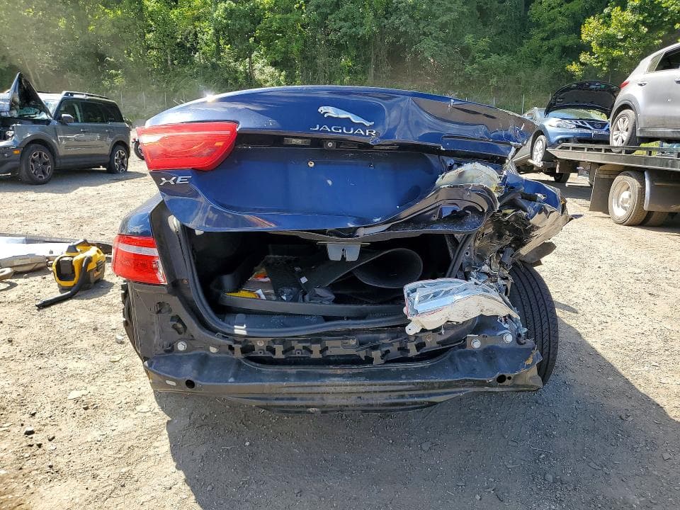 2018 JAGUAR XE 6