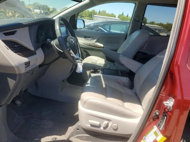 2018 TOYOTA SIENNA XLE 7-PASSENGER 7
