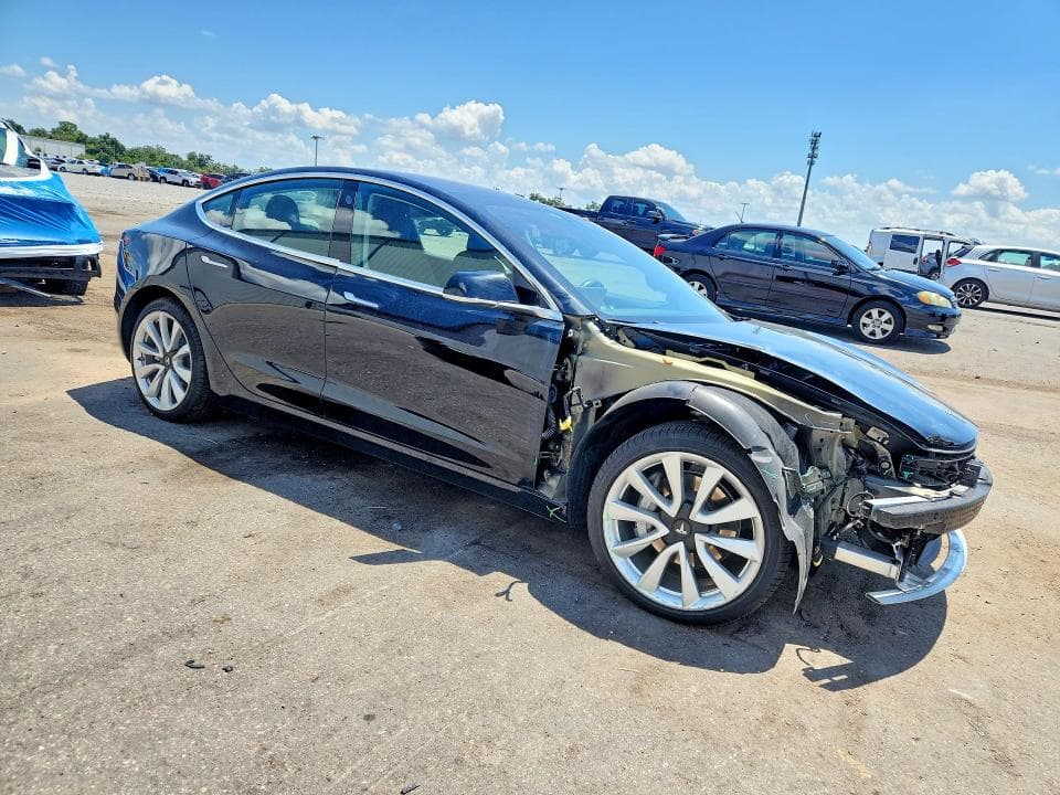 2018 TESLA MODEL 3 4