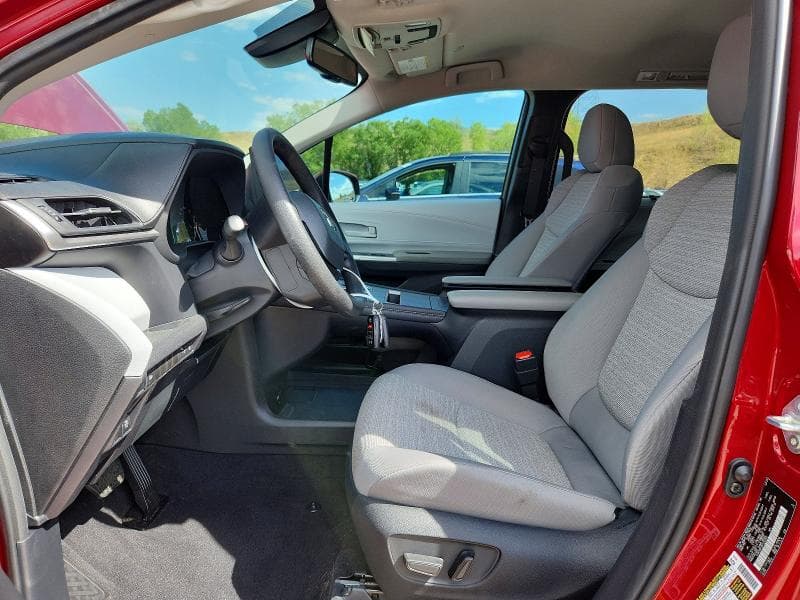 2026 TOYOTA SIENNA LE 7
