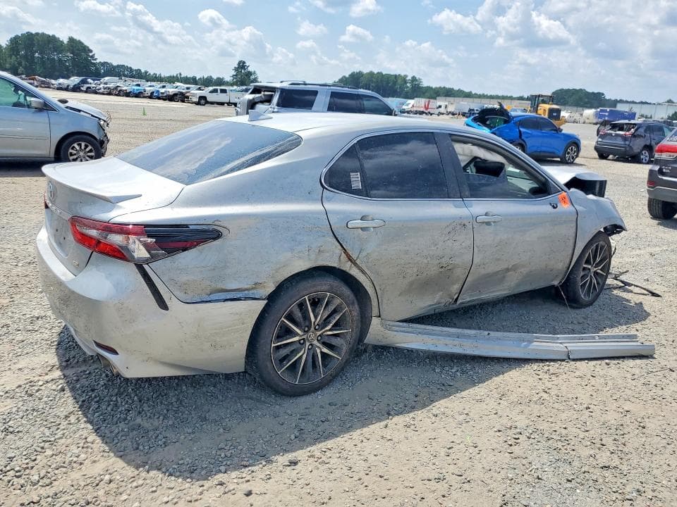 2021 TOYOTA CAMRY SE 3