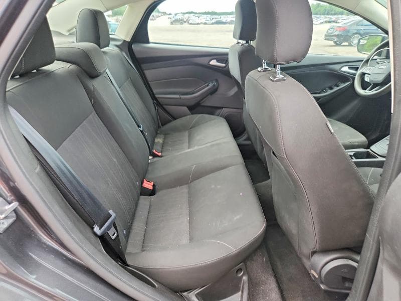 2017 FORD FOCUS SE 10