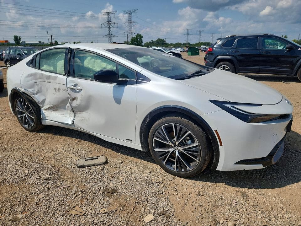 2024 TOYOTA PRIUS XLE 4