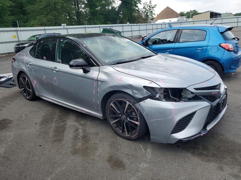 2020 TOYOTA CAMRY XSE 4