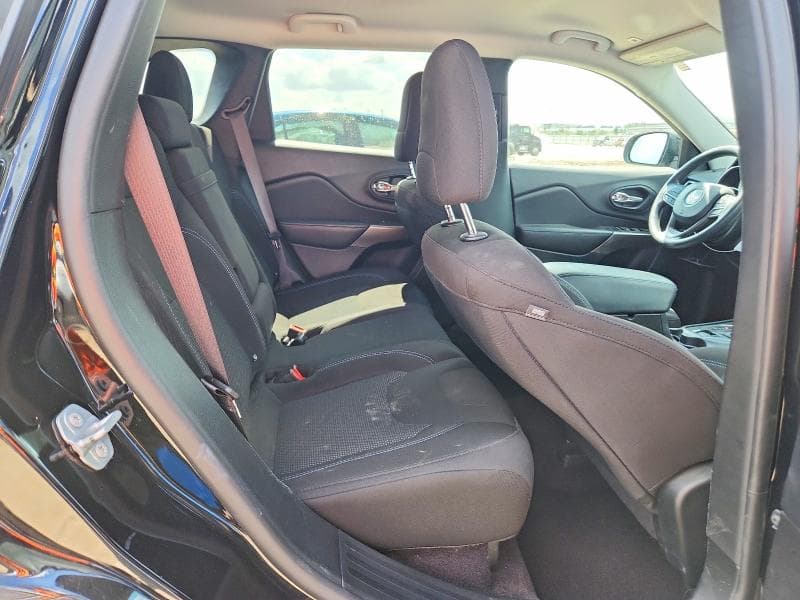 2019 JEEP CHEROKEE LATITUDE 10