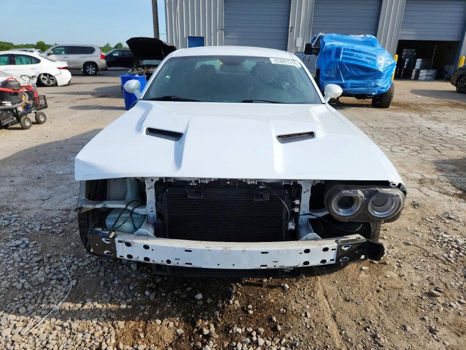 2017 DODGE CHALLENGER SXT 5