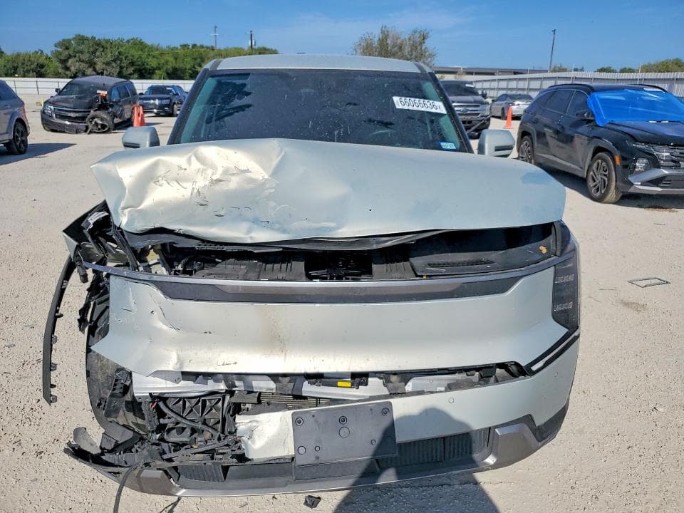 2024 KIA EV9 LIGHT 5