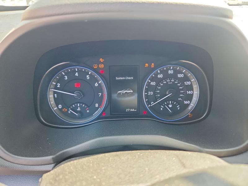 2023 HYUNDAI KONA SE 9