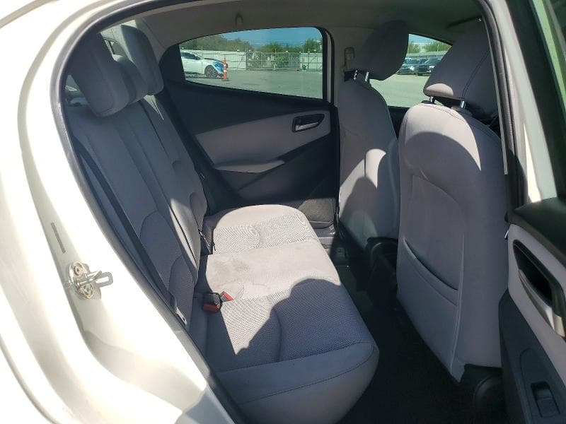 2019 TOYOTA YARIS LE 10