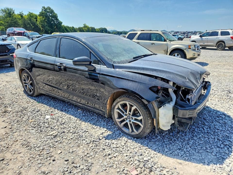 2017 FORD FUSION SE 4