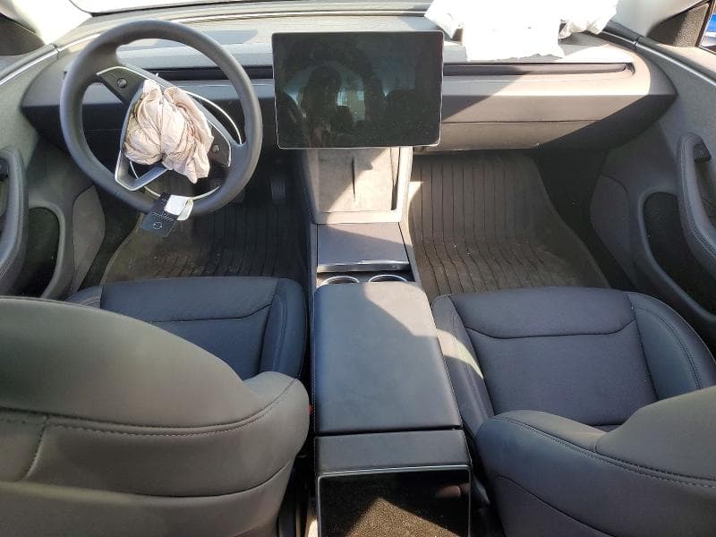 2025 TESLA MODEL 3 8