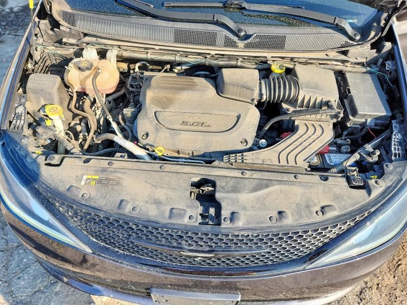 2019 CHRYSLER PACIFICA LIMITED 12