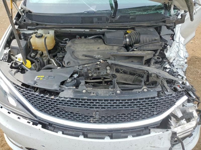 2017 CHRYSLER PACIFICA LIMITED 12