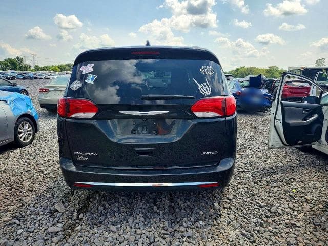 2017 CHRYSLER PACIFICA LIMITED 6