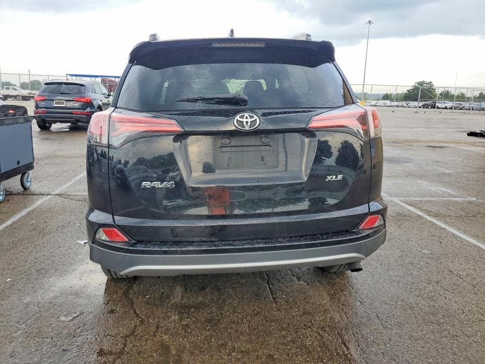 2018 TOYOTA RAV4 XLE 6
