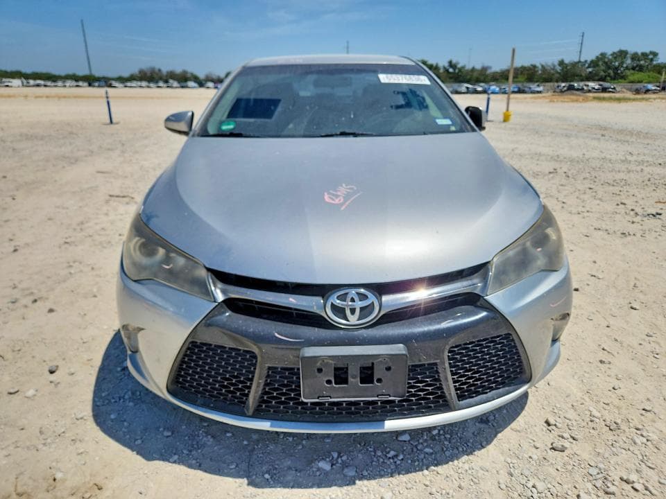2017 TOYOTA CAMRY SE 5