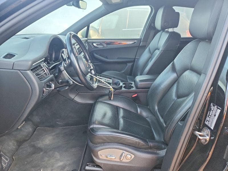 2024 PORSCHE MACAN BASE 7