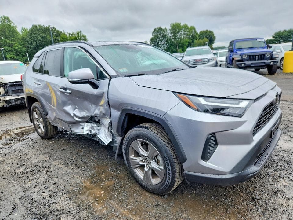 2024 TOYOTA RAV4 XLE 4