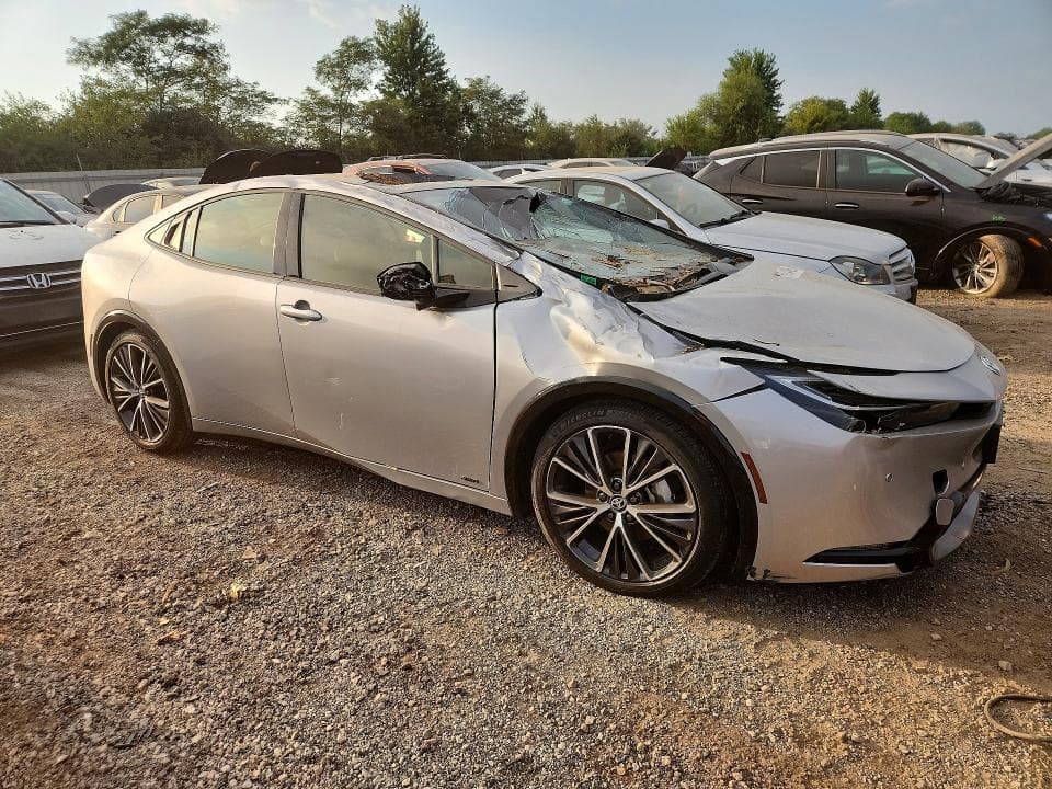 2024 TOYOTA PRIUS XLE 4