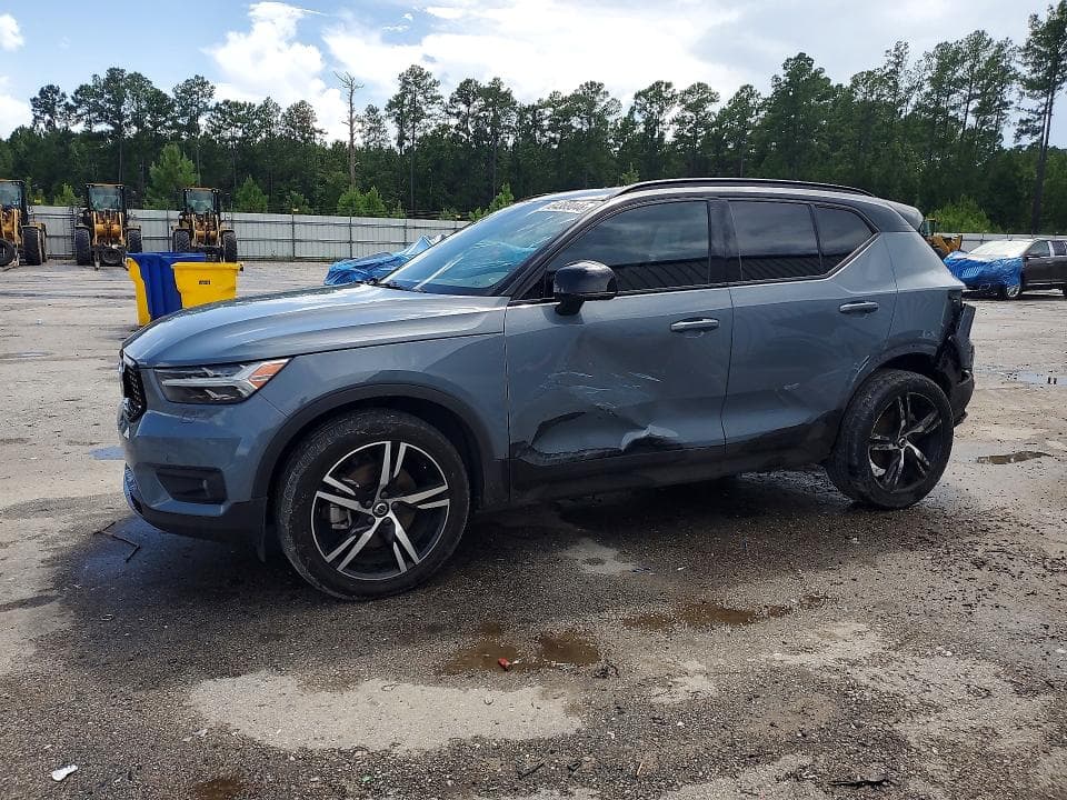 2022 VOLVO XC40 T4 R-DESIGN