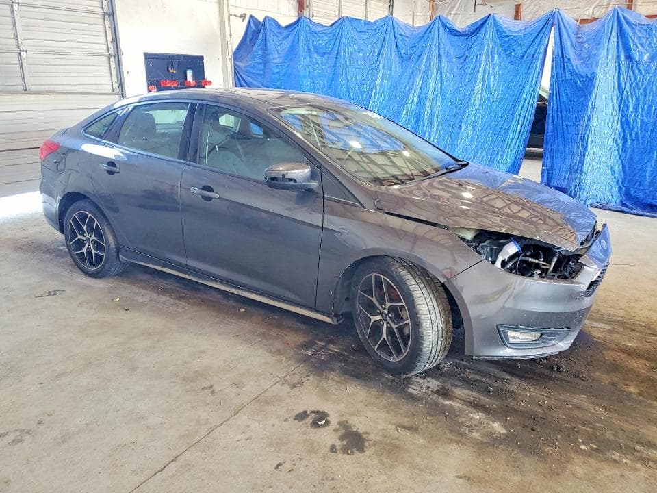 2017 FORD FOCUS SEL 4