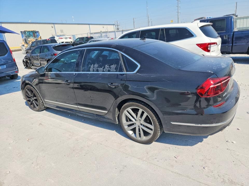 2017 VOLKSWAGEN PASSAT R-LINE 2