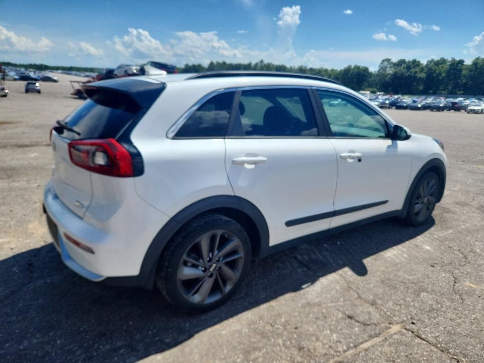 2017 KIA NIRO EX 3