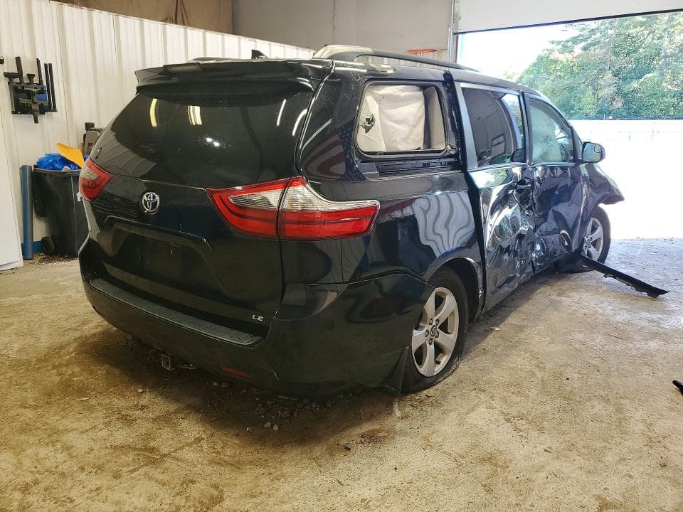 2020 TOYOTA SIENNA LE 3