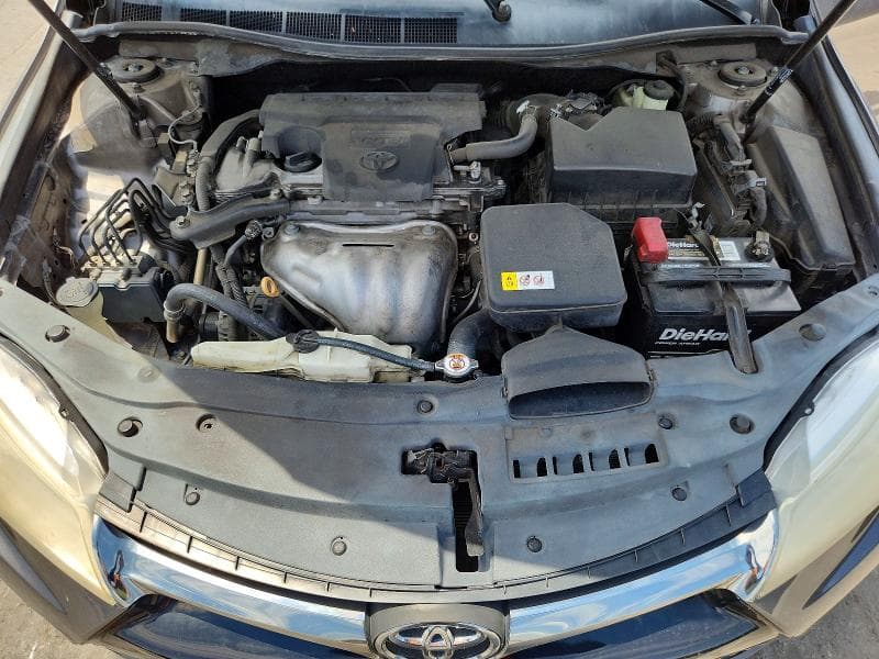 2017 TOYOTA CAMRY SE 11