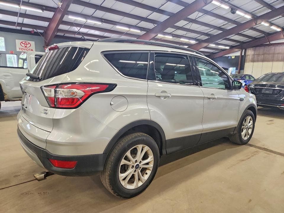 2018 FORD ESCAPE SE 3