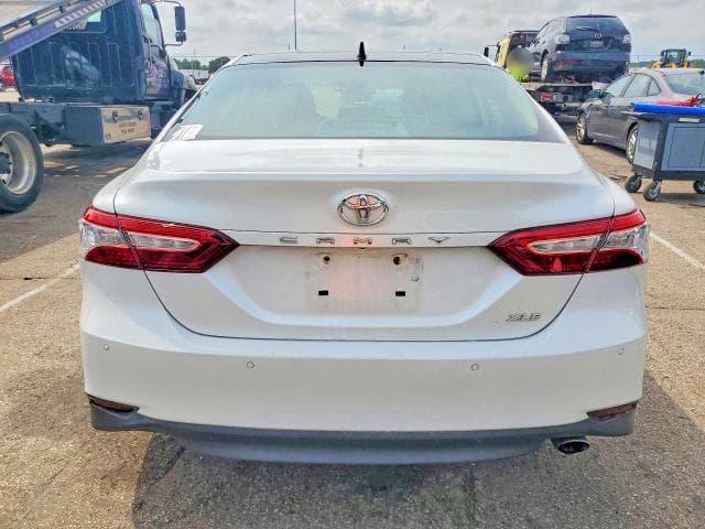 2019 TOYOTA CAMRY XLE 6