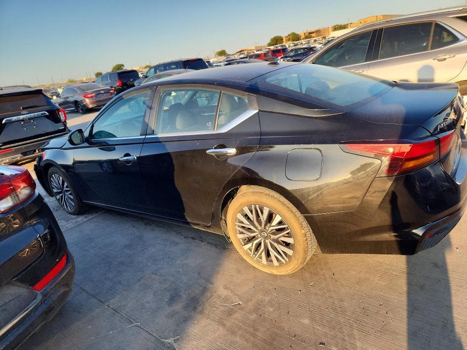 2023 NISSAN ALTIMA SV 2